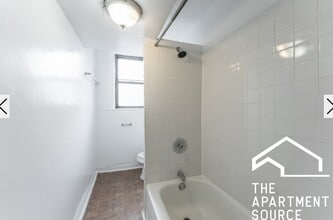 2520 N Kedzie Blvd, Unit G in Chicago, IL - Building Photo - Building Photo