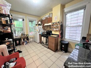 1721 Commonwealth Ave, Unit 3-bed Brighton in Boston, MA - Building Photo - Building Photo