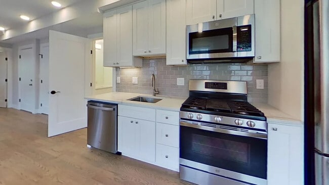 property at 8 Rush St