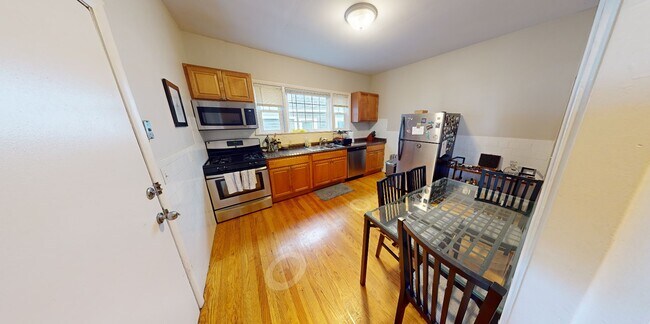 23 Tufts St, Unit 2A in Cambridge, MA - Foto de edificio - Building Photo