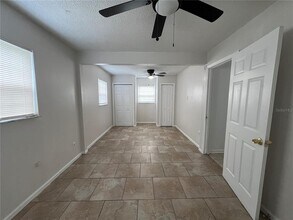 8922 El Portal Dr in Tampa, FL - Building Photo - Building Photo