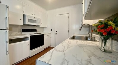 507 Buttercup Ln in New Braunfels, TX - Building Photo - Building Photo