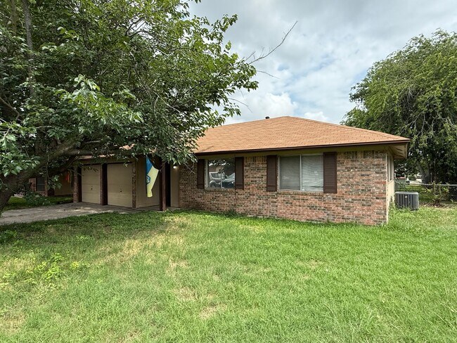1017 Westover Dr in Killeen, TX - Building Photo - Building Photo