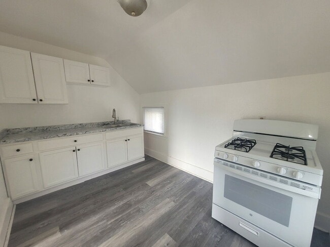 property at 419 N Memorial Dr