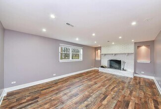 6S359 Greenwich Ct in Naperville, IL - Building Photo - Building Photo