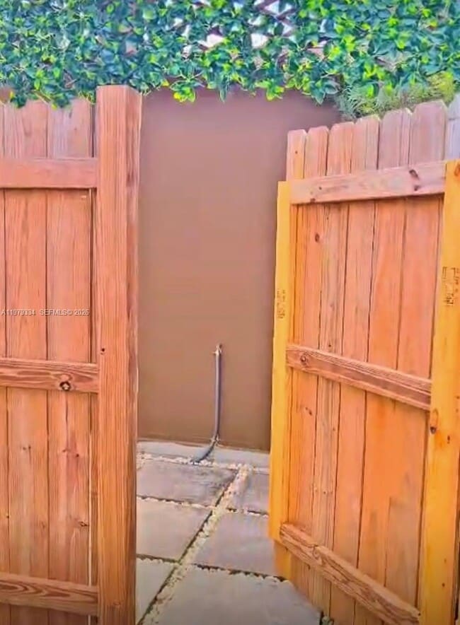 19930 Eagle Nest Rd in Cutler Bay, FL - Building Photo - Building Photo