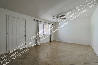 1014 E Spence Ave, Unit 108 in Tempe, AZ - Foto de edificio - Building Photo