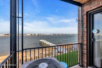 200 Portland Rd, Unit A-17 in Highlands, NJ - Building Photo - Building Photo