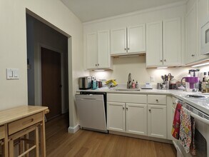 30 Fuller St in Brookline, MA - Building Photo - Building Photo