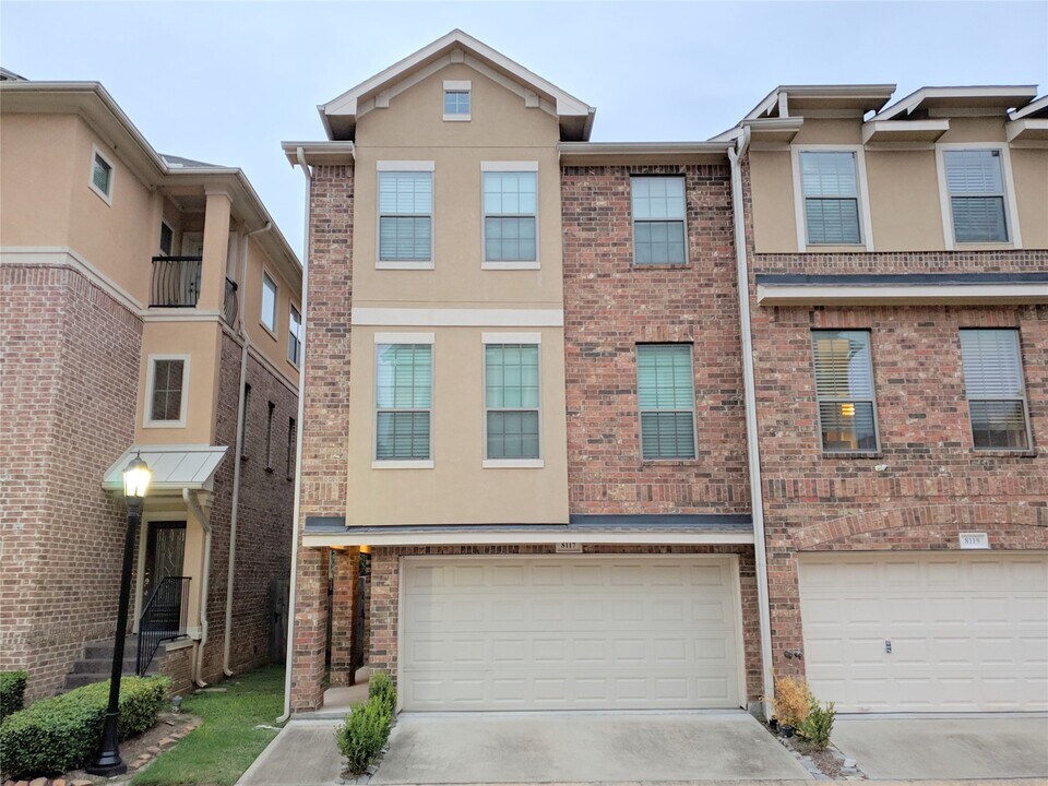 8117 Silverton Creek Ln in Houston, TX - Building Photo