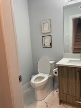 1009 Stockwell Ave in Kelowna, BC - Building Photo - Building Photo