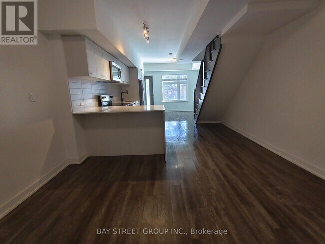 10 Echo Point in Toronto, ON - Building Photo - Building Photo