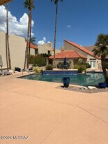 1200 E River Rd in Tucson, AZ - Building Photo