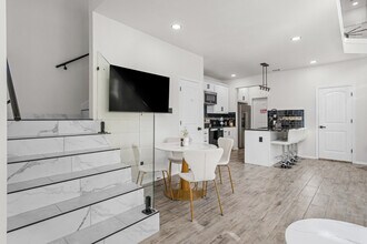 3518 Dennis St, Unit ID1387517P in Houston, TX - Foto de edificio - Building Photo