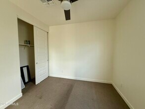 938 E Danbury Dr in Phoenix, AZ - Building Photo - Building Photo