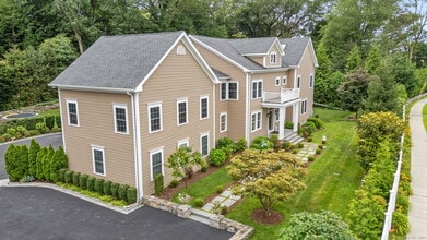 354 Oaklawn Ave in Stamford, CT - Foto de edificio - Building Photo