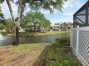 36 Danbury Ct in Royal Palm Beach, FL - Building Photo - Building Photo