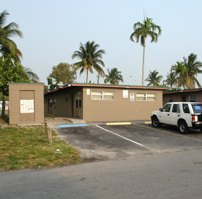 311 NW 17th Ave in Fort Lauderdale, FL - Building Photo - Building Photo