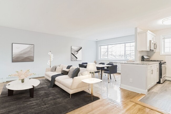 Eagle Rock Apartments at Carle Place in Carle Place, NY - Building Photo - Building Photo
