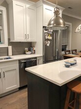 877 Lill W Ave, Unit D3 in Chicago, IL - Building Photo - Building Photo