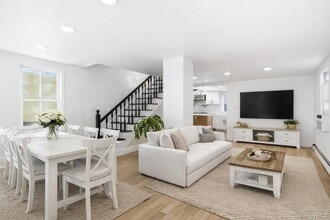 15 Hicks St in Roslyn, NY - Building Photo - Building Photo