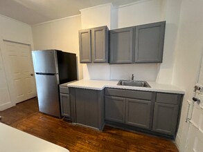 194 Main St in Cohoes, NY - Foto de edificio - Building Photo