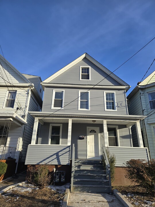 618 Grier Ave in Elizabeth, NJ - Building Photo