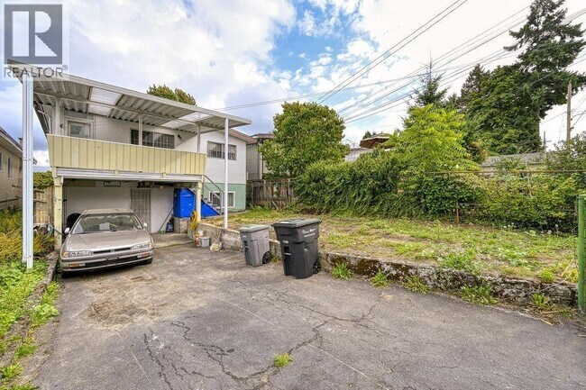 3470 Dundas St in Vancouver, BC - Building Photo - Building Photo