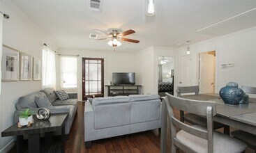 4331 Marina St, Unit B in Houston, TX - Building Photo - Building Photo