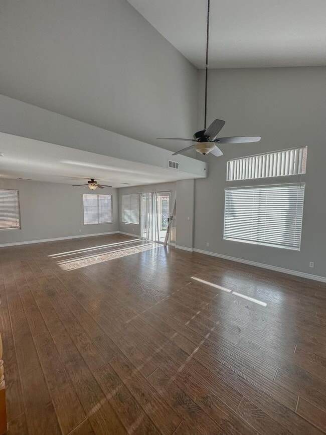 8321 Montgomery St in Las Vegas, NV - Building Photo - Building Photo
