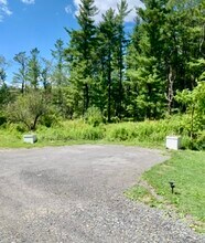 467 Troy Rd, Unit Apartment 1 in Ithaca, NY - Building Photo - Building Photo