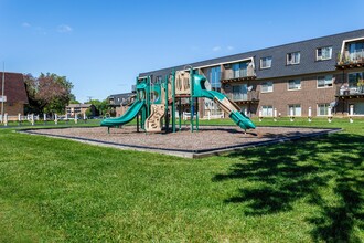 Timber Lake in West Chicago, IL - Building Photo - Building Photo