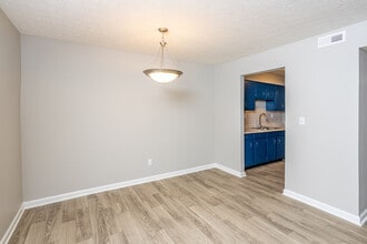 Springhurst East Apartments in Louisville, KY - Foto de edificio - Interior Photo