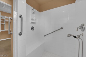 10201 Prestancia Ave in Las Vegas, NV - Building Photo - Building Photo