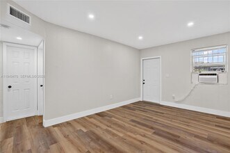 4801 NW 33rd Ave in Miami, FL - Building Photo - Building Photo