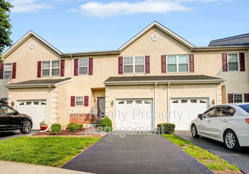 3928 Palmer Ct in Collegeville, PA - Building Photo