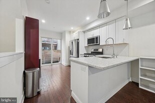 1138 MOUNT VERNON St in Philadelphia, PA - Building Photo