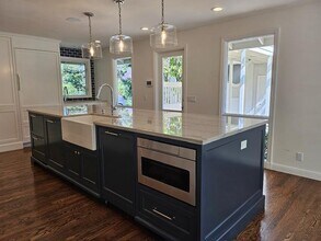 75 Kilroy Way in Atherton, CA - Building Photo - Building Photo