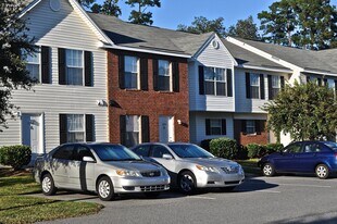 Fords Pointe Apartments and Townhomes in Savannah, GA - Building Photo