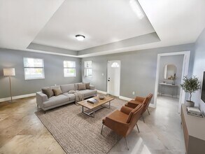 1045 SW 9th Ave in Miami, FL - Building Photo - Building Photo