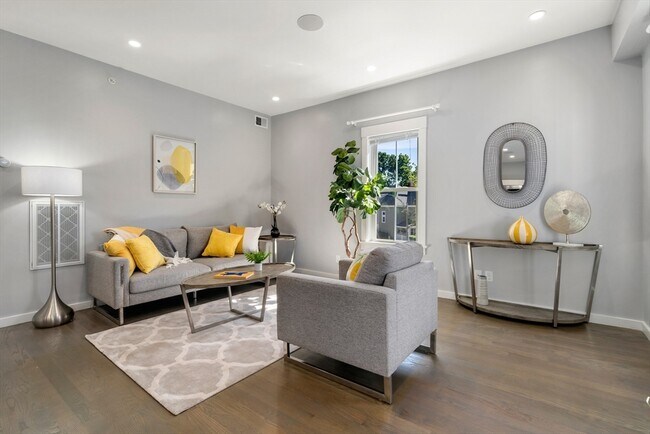 18 Armandine St, Unit 2 in Boston, MA - Building Photo - Building Photo
