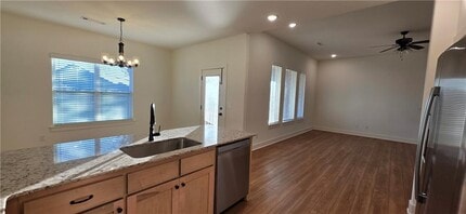 951 E Buchanan St in Prairie Grove, AR - Building Photo - Building Photo