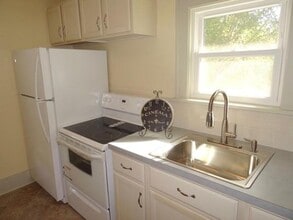 1510 Kinyon Street, Unit 2 in South Bend, IN - Foto de edificio - Building Photo