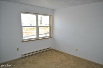 6176 Edward St in Norfolk, VA - Foto de edificio - Building Photo