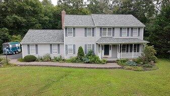 2730 Wildwood Cir in Amissville, VA - Building Photo