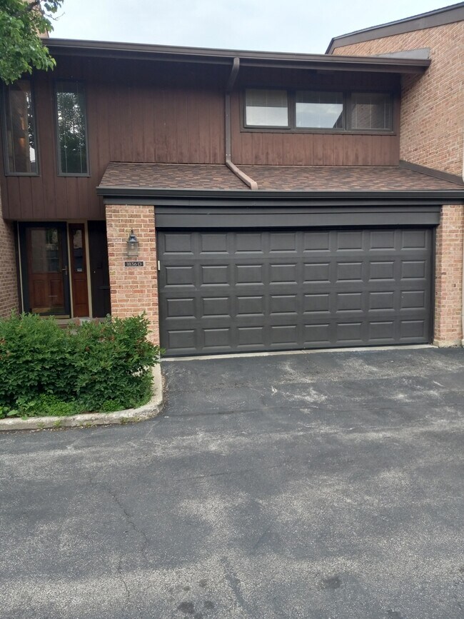 1836 Wildberry Dr in Glenview, IL - Building Photo - Building Photo