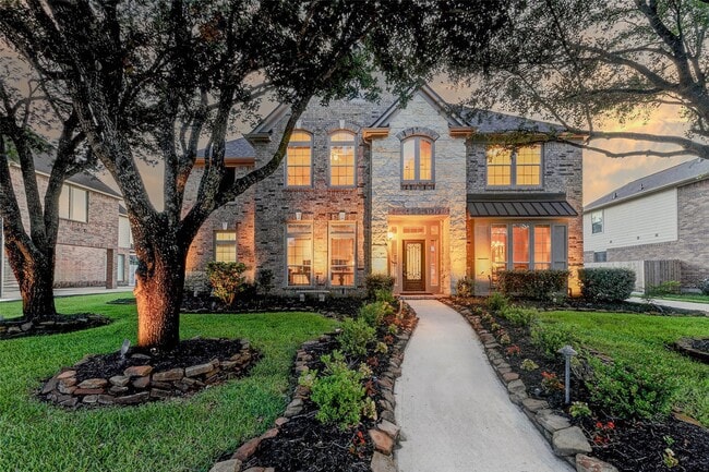 property at 2226 Arrowwood Trail