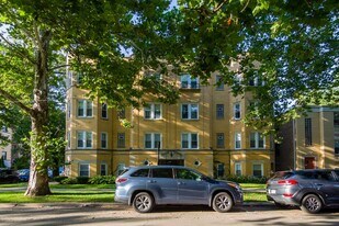 6501 N Claremont Ave in Chicago, IL - Building Photo