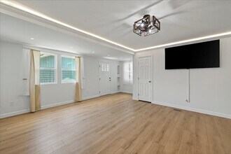 719 E Tennessee St in Tallahassee, FL - Building Photo - Building Photo