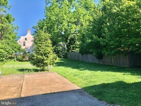 4001 Center Ave in Lafayette Hill, PA - Building Photo